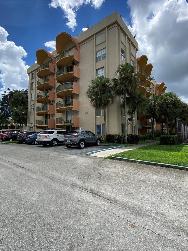 Building Photo - 9350 Fontainebleau Blvd Unit 602