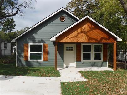 Building Photo - 607 E Day St Rental