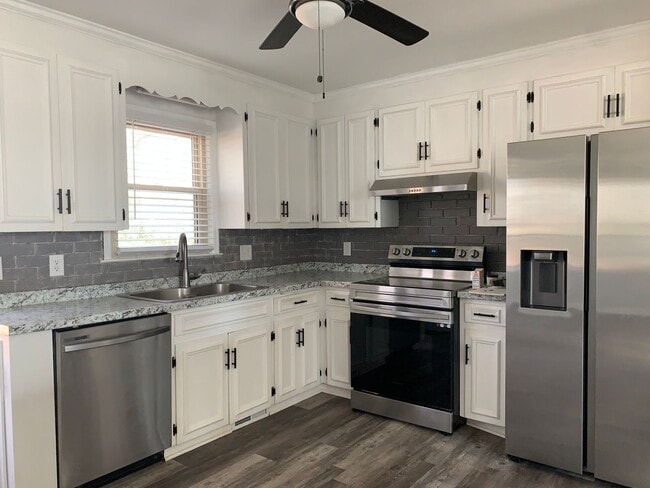 Photo - Split Foyer in Campbell County off 460