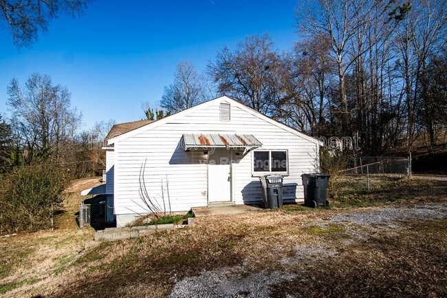 Photo - 1138 Valley Dr SW