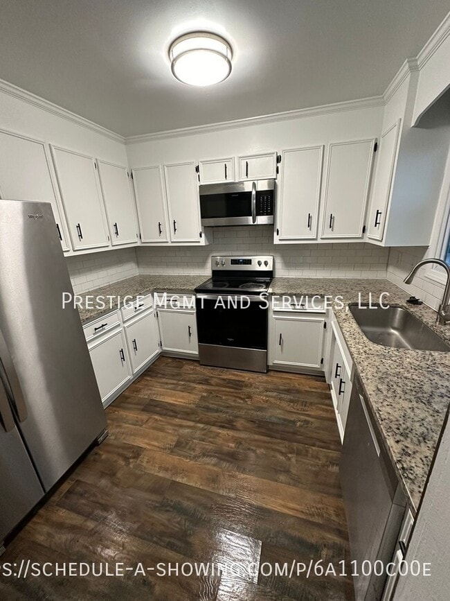 Building Photo - 319 Devonwood Ct