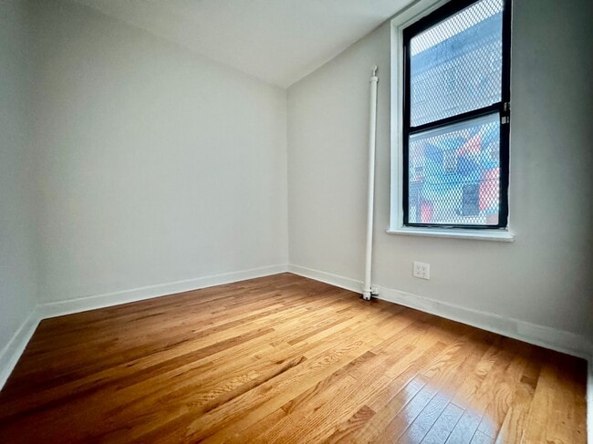 Photo - 2476 Arthur Ave Unidad 1