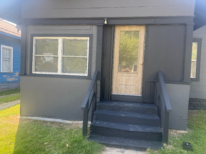 Photo - 1064 Ogden Ave