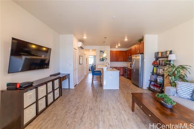 Photo - 642 Kakala St