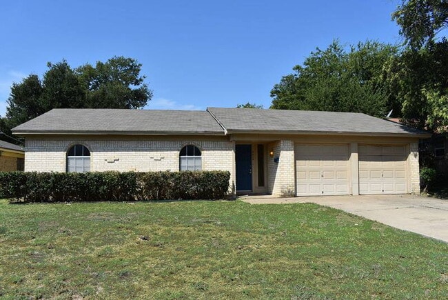 Building Photo - Charming 3-Bed, 2-Bath Gem in Fort Worth –... Rental