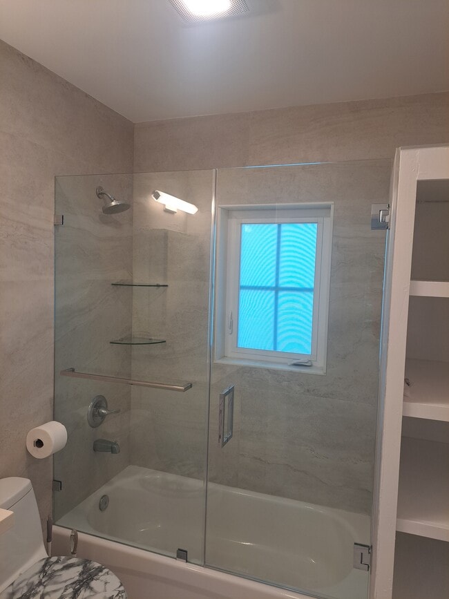 New tub-hower - 912 NE 81st St Unit #3