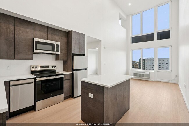 Building Photo - 1 Mallory Ave Unit 501