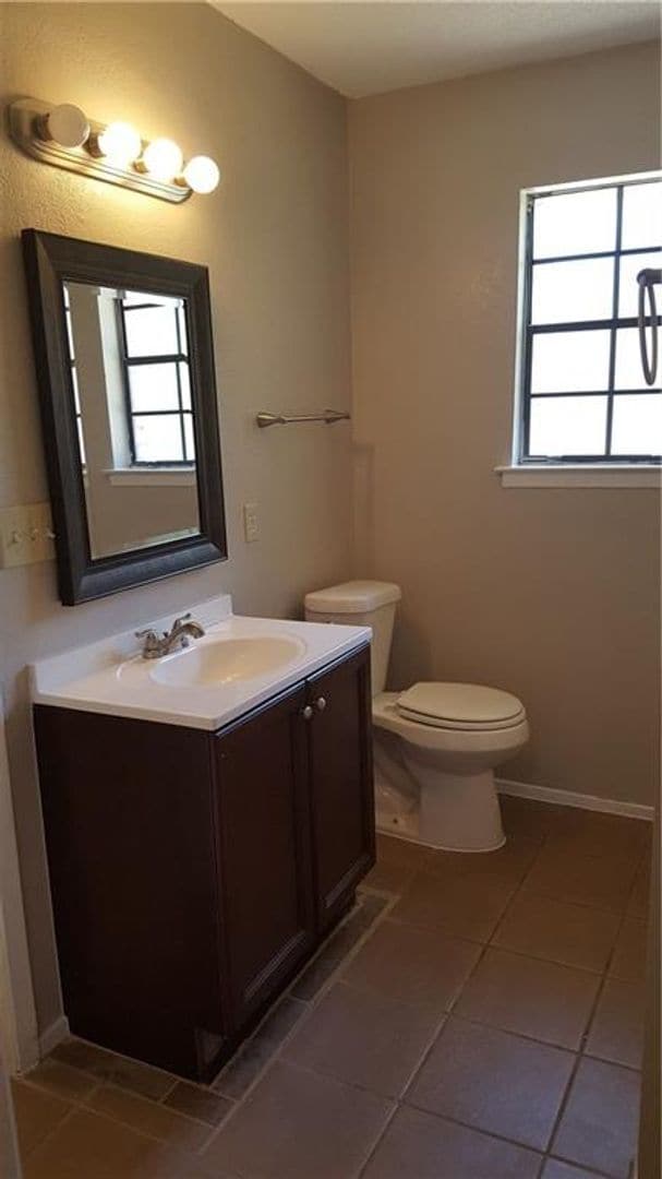Photo - 507 Algerita Dr Unit 2