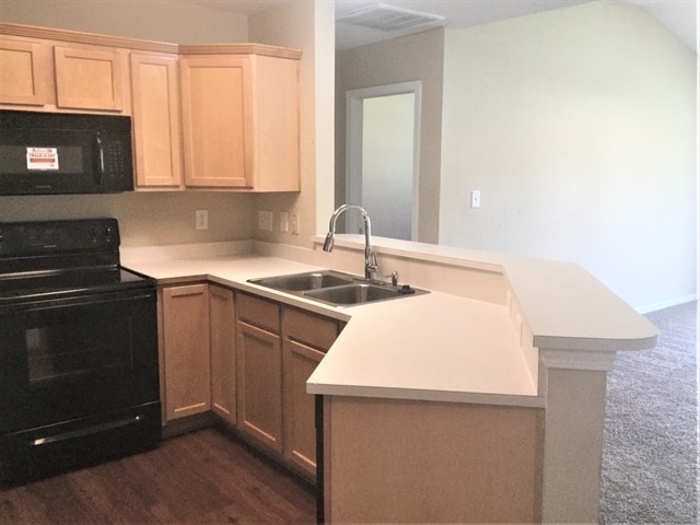 Photo - 127 Hampshire Dr