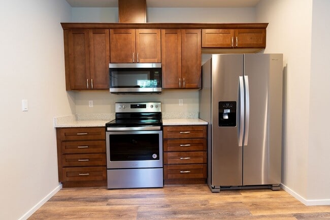 Photo - Beautiful 4 bedroom Duplex