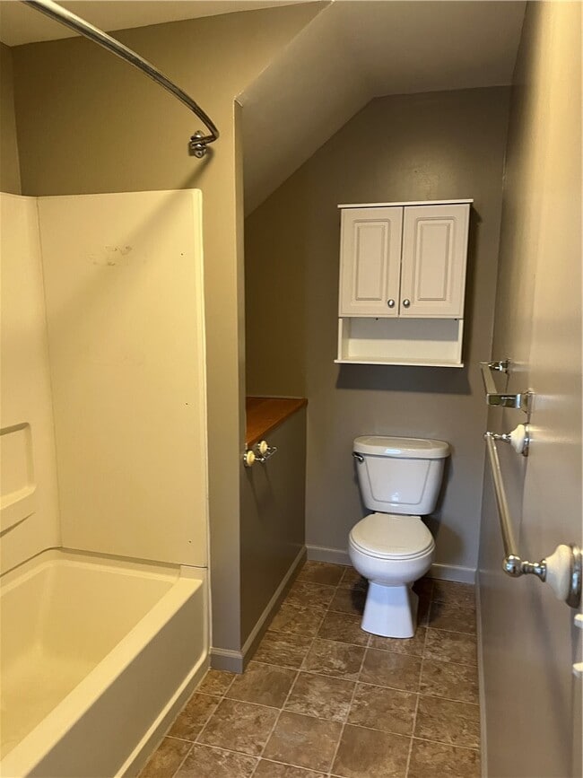 Photo - 722 Seneca Pl