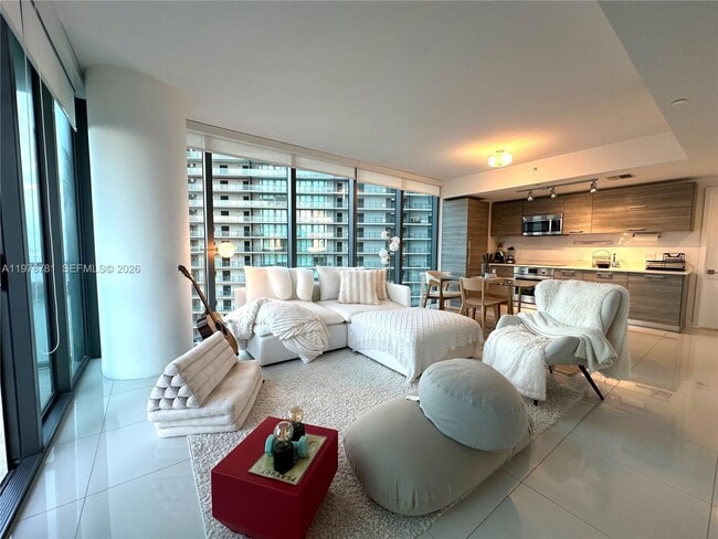 Photo - 650 NE 32nd St Unidad 2108