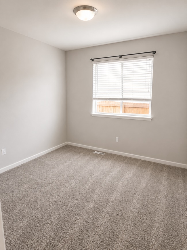 Photo - Beautiful 4 Bed + Bonus Room Home Near JBLM Pet Friendly