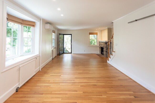 Photo - 444 St Davids Ave