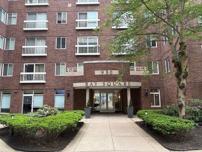 Building Photo - 950 Massachusetts Ave Unit 318
