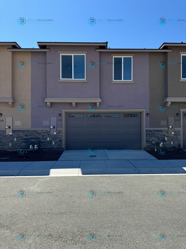 Photo - Half Month Free Look and Lease Special!!!  Brand New! Luxury and Convenience: Fully Equipped 3-Be...