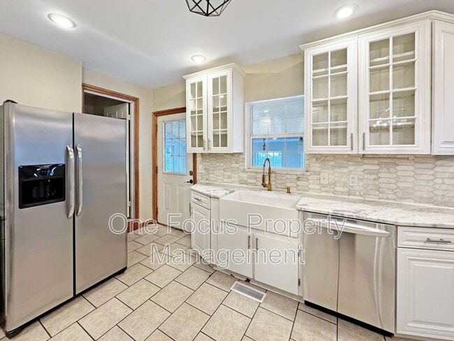 Photo - 909 Cooper St