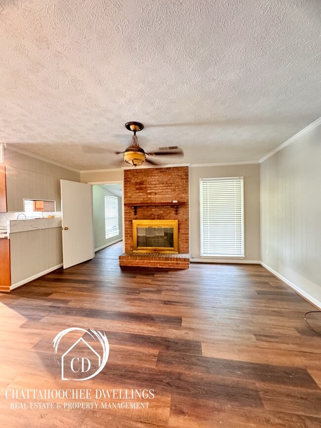 Photo - 6625 Charter Oaks Cir