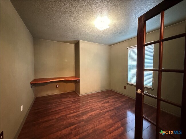 Photo - 1808 Sandstone Dr