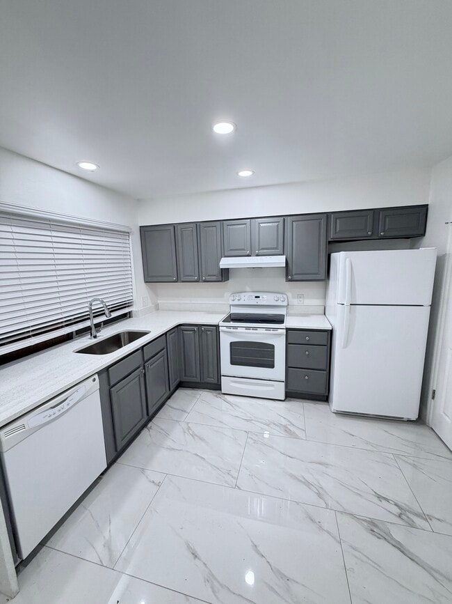 Photo - 155 Sheeler Ave