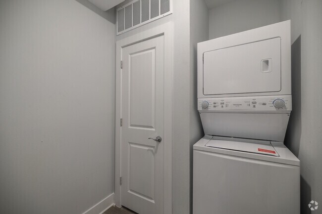 2BR, 2BA - 982SF - Laundry Room