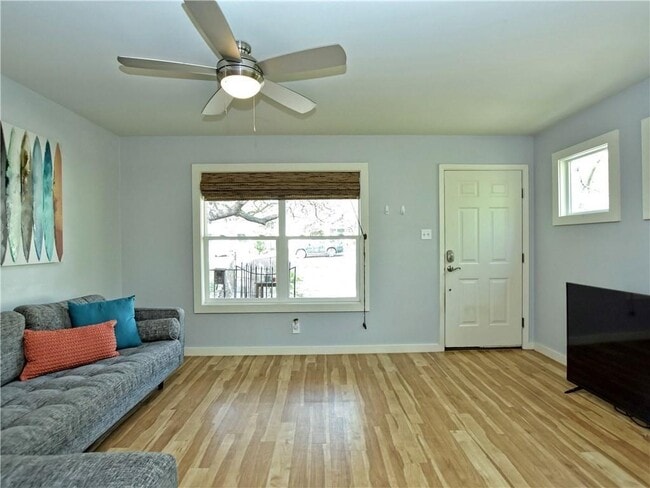 Photo - 1513 Travis Heights Blvd