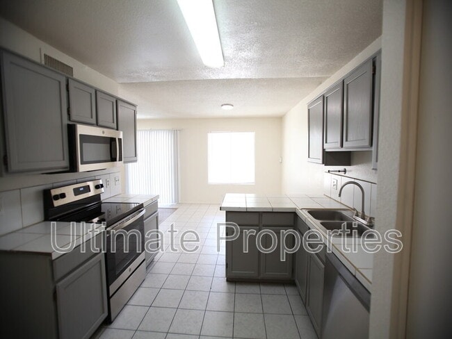 Photo - 10009 N 66th Ln