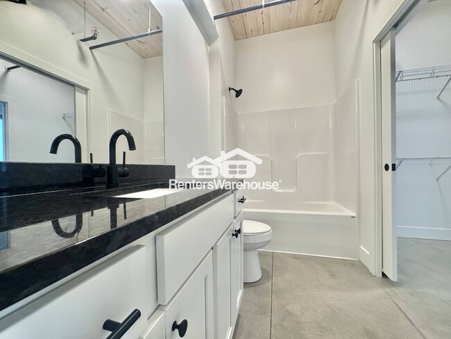 Photo - 2701 Ingersoll Ave