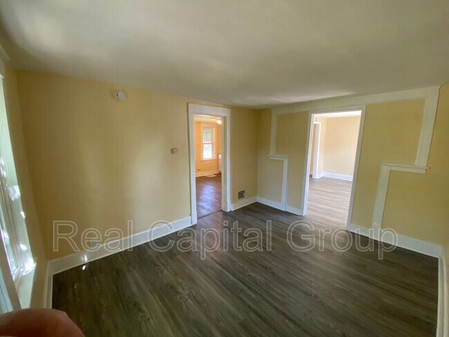 125 Edison Ave Unidad Carriage house