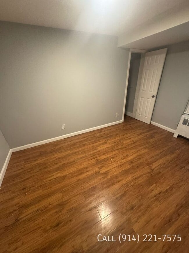 Photo - 151 School St