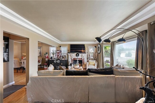 Photo - 3907 Edgehill Dr