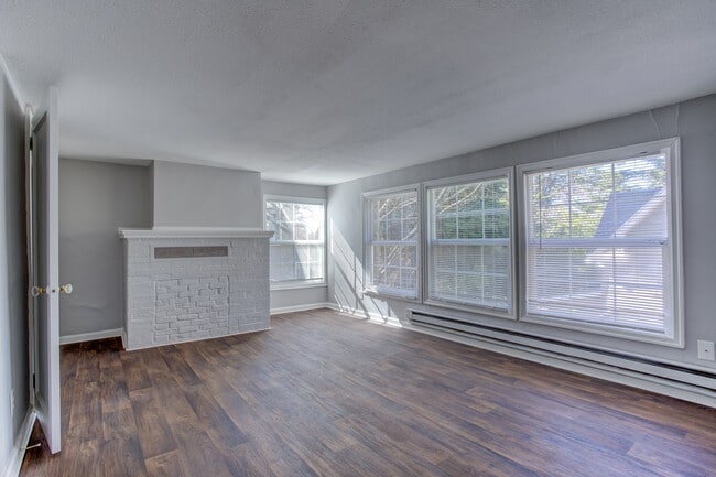 Building Photo - Custer Apartments