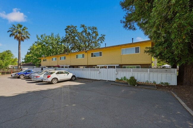 Building Photo - 1141-1161 Oak Avenue Unit 1157