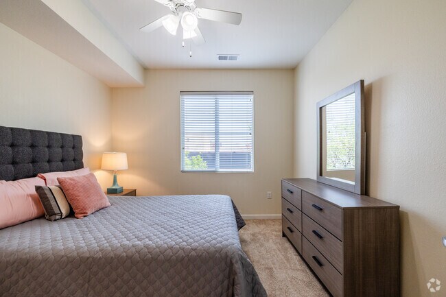 1BR, 1BA - 714SF - Bedroom MDL