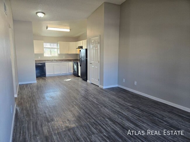 Photo - 465 W Ivyglen St Unit 216