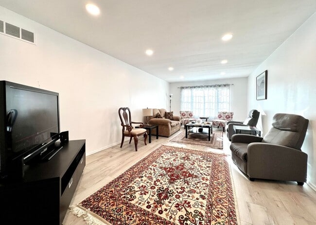 Photo - 27689 Echo Valley W