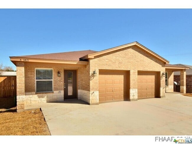 Building Photo - 1421 Natchez Trail Unit 1421 Natchez A Rental