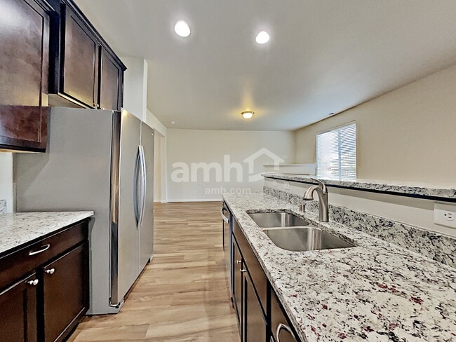 Photo - 557 McKinley St