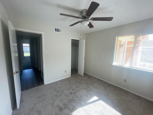 Photo - 2201 Sage Ln