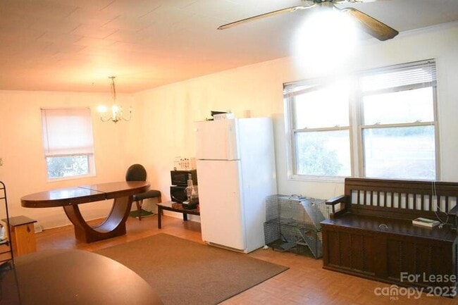 Photo - 49 Fenix Dr SW