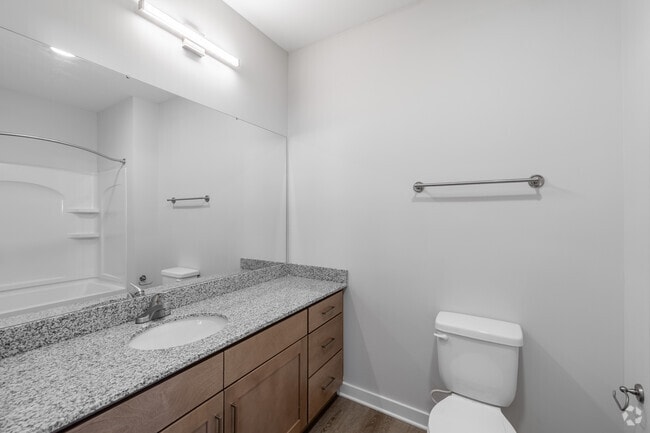 3BR, 2BA - 1,274SF - Primary Bathroom