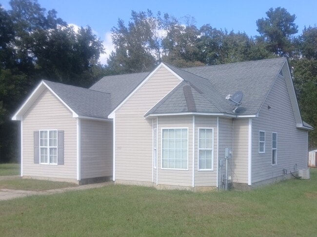 Photo - 301 Archer Dr