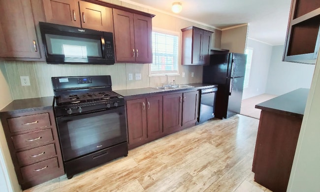 Building Photo - 9775 Spinnaker Dr