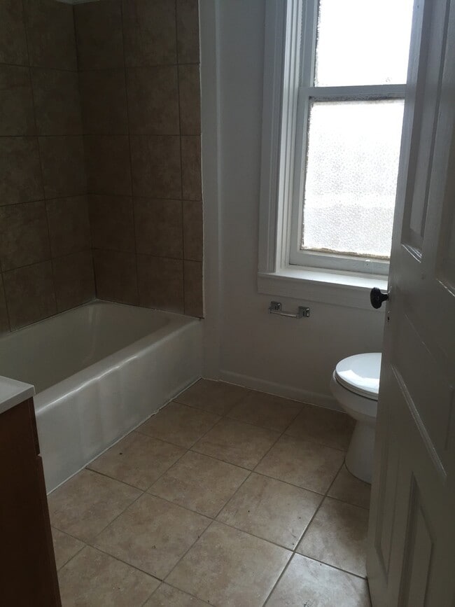 Photo - 5 Bedroom, 1 Bath, Parking-York City SD
