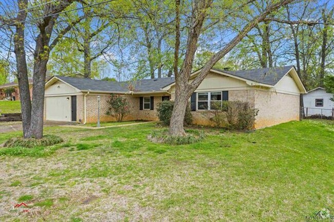 Building Photo - 3/2 SHISD FENCED YARD PET FRIENDLY Rental