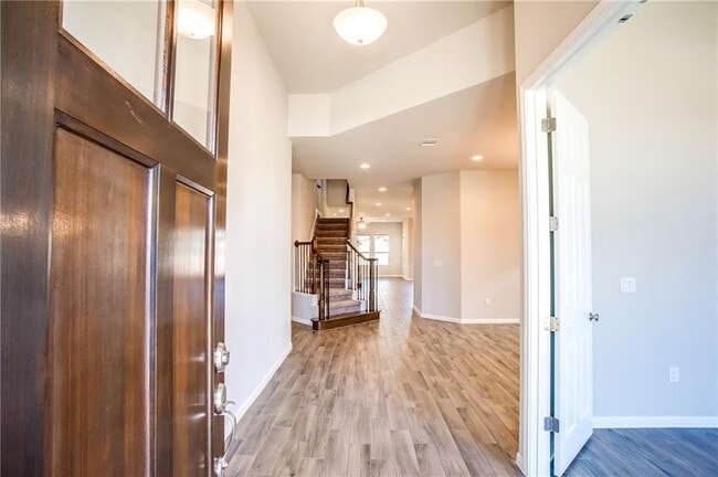 Photo - 813 Clearwell St