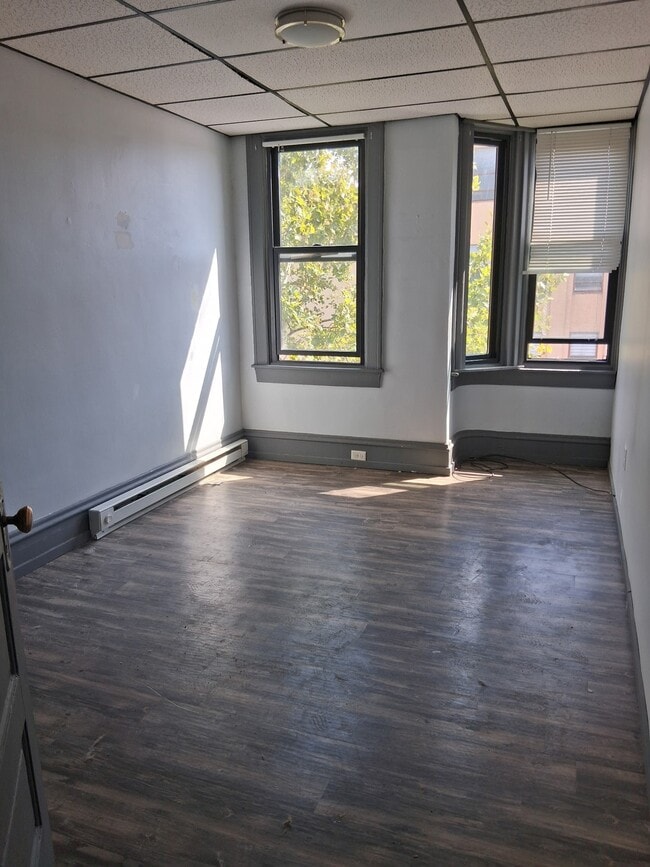 305 Penn St Unit 1
