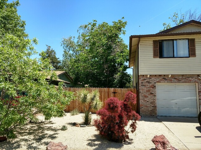 Photo - 2192 Denevi Dr