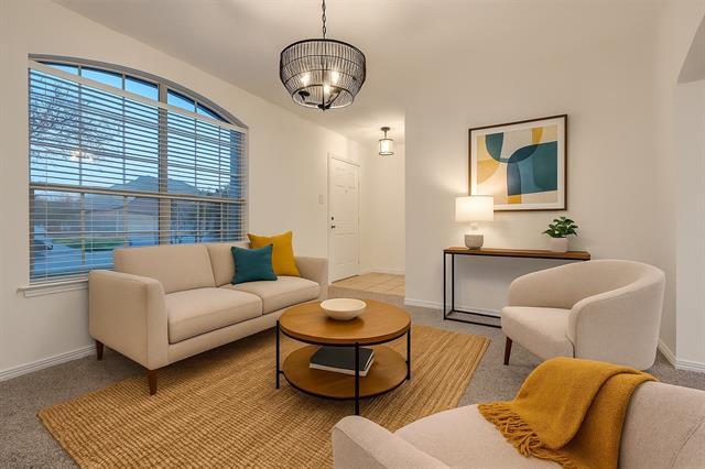 Photo - 305 Ferndale Dr