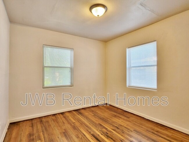 Photo - 1622 W 26th St